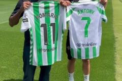 真成招牌了！圓神教羅馬里奧帶球轉(zhuǎn)圈