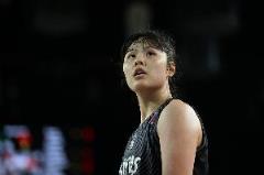 李月汝憑借表現(xiàn)從訓(xùn)練營合同轉(zhuǎn)正獲得正式合同