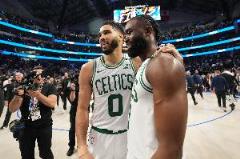 布朗：塔圖姆受消息傳開后更衣室沉默 但我們不愿就此離開