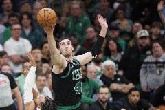 馬祖拉：科內(nèi)特保持輕松心態(tài)，場(chǎng)內(nèi)外都是出色隊(duì)友，將獲得更多機(jī)會(huì)