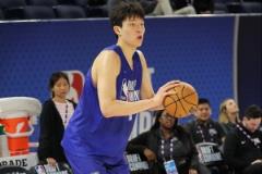 孔德昕：楊瀚森在比賽中的多個(gè)問題亟待解決