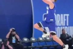 上海明日之星冠軍杯再戰(zhàn)巔峰！武磊、朱辰杰寄語小球員