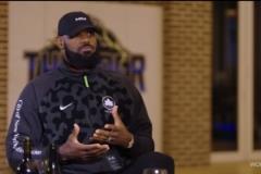 詹姆斯：在節(jié)奏之外，靠經(jīng)驗(yàn)和訓(xùn)練找回力量