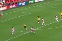 阿爾特塔在阿森納的最后一場比賽中打入了最后一粒進球?