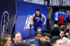 媒體人透露瀚森面試期間與各隊溝通順暢，多隊邀其單獨試訓