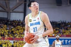 周琦首節(jié)7分鐘高效表現(xiàn)：4投3中貢獻(xiàn)7分6板2帽