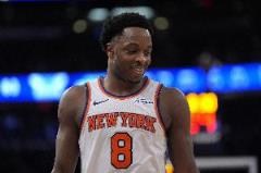 投籃不中卻防守強(qiáng)硬！阿努諾比半場10中2貢獻(xiàn)9分6板2斷2帽