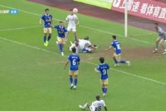 這球漂亮?。≈屑走|寧鐵人外援姆本扎禁區(qū)內(nèi)精彩倒鉤破門