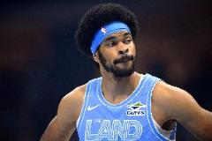 弗萊：阿倫是常規(guī)賽全明星球員，但不是季后賽內(nèi)線