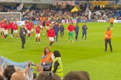 隊友情！林德洛夫賽后擁抱桑喬，曼聯(lián)客場戰(zhàn)切爾西