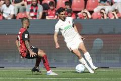 記者：本菲卡關(guān)注奧格斯堡后衛(wèi)吉安努利斯，本賽季30場1球4助