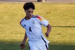 記者：阿森納與阿賈克斯關(guān)注凱澤斯勞滕15歲小將馬克斯-戈登