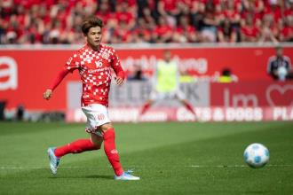 日本中場佐野海舟本賽季總跑動距離排名德甲第一，達393.7公里