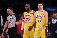 格里芬：湖人若圍繞詹7組合建隊(duì)，交易前防守更勝一籌