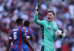 亨德森回應(yīng)手球爭(zhēng)議：球進(jìn)禁區(qū)沒問題，誰在乎呢？