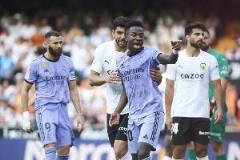 瓦倫前鋒怒斥維尼修斯紀(jì)錄片爭議：球迷怒罵的是“傻瓜”而非“猴子”