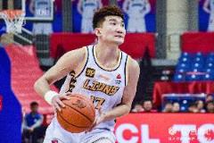 孫銘徽季后賽再遭3T警告 罰款5000元再吃1T將禁賽！