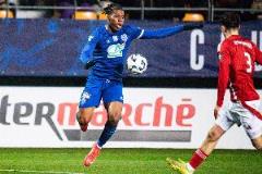 1000萬(wàn)歐創(chuàng)隊(duì)史引援新紀(jì)錄！弗賴堡簽下19歲法乙新星伊列