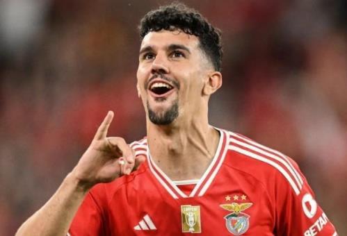 記者：巴黎仍關(guān)注阿勞若但未報(bào)價(jià)，利物浦與切爾西加入競爭