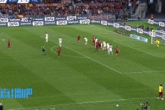 死角！帕雷德斯遠(yuǎn)射世界波破門，羅馬再度領(lǐng)先米蘭