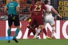 米蘭10人作戰(zhàn)！S-希門尼斯肘擊曼奇尼被紅牌罰下