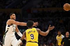 伯納德-金點評布朗尼：字母哥和皮蓬菜鳥賽季場均僅5、6分