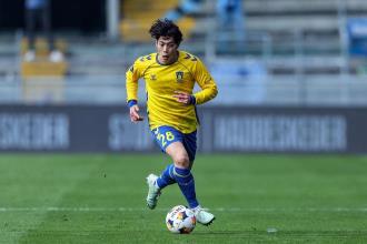 德天空：弗賴堡或簽鈴木唯人取代堂安律