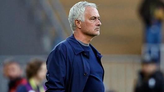 穆里尼奧怒斥記者：賽季至今提問水平毫無進步