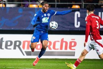 1000萬(wàn)歐元?jiǎng)?chuàng)隊(duì)史引援紀(jì)錄！弗賴堡簽下19歲法乙新星伊列