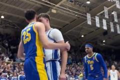 溢出屏幕的天賦！弗拉格大學(xué)時期的暴力一球！隔扣切特弟弟！