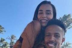 米利唐女友忠誠(chéng)度測(cè)試引熱議，手機(jī)檢查后獲贈(zèng)香吻