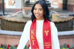 科比大女兒畢業(yè)證書印有父親logo 珍妮阿姨親自頒發(fā)學位