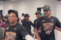 隊(duì)史首冠！廣廈全隊(duì)賽后更衣室開心慶祝，外援們都嗨翻了