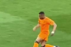 姆巴佩罕見(jiàn)暴怒頂牛！一旁的貝林和居勒爾居然真想打架啊