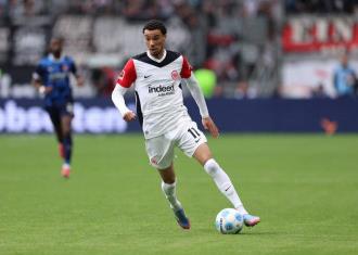 德天空：法蘭克福堅持不賣?；倏?，其他球隊需支付1億歐引援費(fèi)