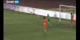青島紅獅錯失必進球，王大雷帶球失誤送任意球
