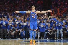 哈爾滕施泰因穩(wěn)定輸出8中6高效貢獻12分5籃板1助攻