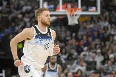 今日鐵匠三人行！迪文岑佐14中3、里德11中1、沃克11中3，合計(jì)僅21分