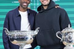 微笑男孩！登貝萊亮相法網(wǎng)抽簽，與阿爾卡拉斯、斯瓦泰克同框