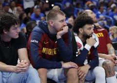 美記：掘金對交易冠軍陣容核心成員猶豫不決 約基奇留隊(duì)成定局