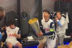 10年白衣終捧杯！32歲孫興慜奪熱刺生涯首冠，賽后更衣室瘋狂慶祝