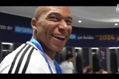 賽季初姆巴佩調(diào)侃，魔笛這家伙冠軍數(shù)（28）比我年齡都大