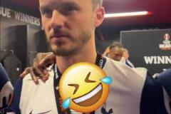 繃不住了！熱刺賽后放歐冠主題曲，幾人一本正經(jīng)列隊入場！