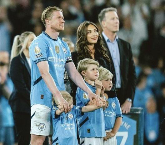 記者：那不勒斯為德布勞內(nèi)提供1000萬歐元年薪三年合同