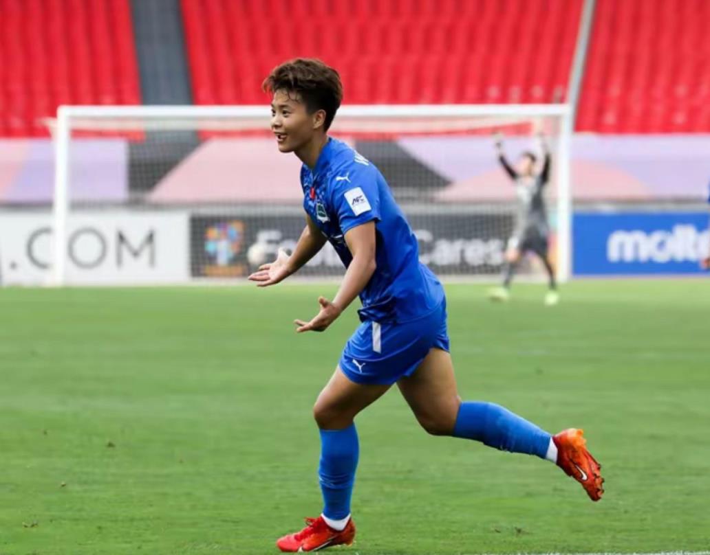 武漢女足闖入亞冠決賽，鄂媒：王霜再次證明她是中國(guó)女足唯一爭(zhēng)冠者