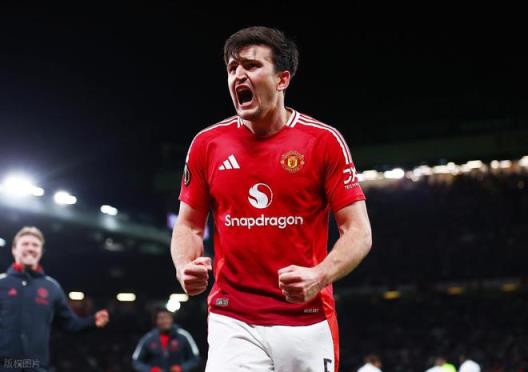 羅梅羅主動示好卻遭馬奎爾連推，球迷怒斥“輸不起”