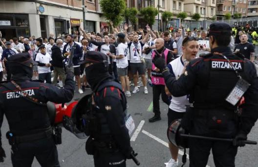 英國三人因斗毆及滋擾在畢爾巴鄂被捕