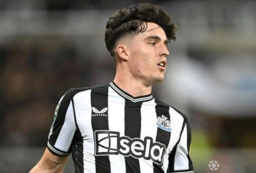 羅馬諾：沃克已退出曼城計(jì)劃，右后衛(wèi)首選仍是利夫拉門托