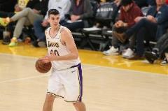 祖巴茨：湖人球迷后悔失去我，但離開湖人對我的發(fā)展有利