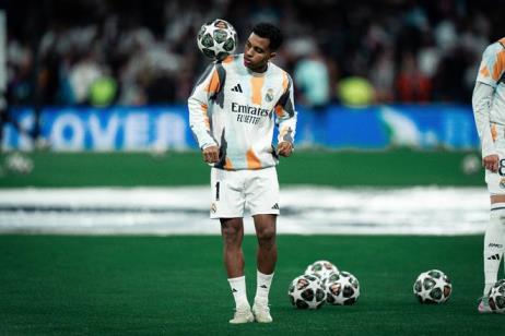 記者：羅德里戈今日參加室內(nèi)訓(xùn)練，或缺席安切洛蒂告別戰(zhàn)